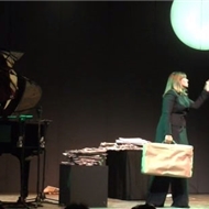 ELENA BONELLI INTERPRETA BRECHT